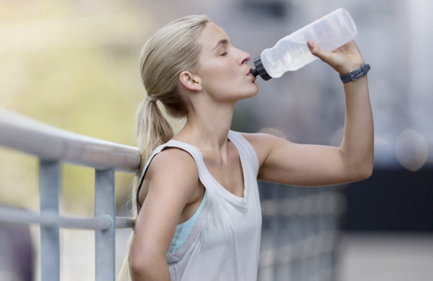4 ESSENTIAL BENEFITS OF DRINKING WATER AND STAYING HYDRATED