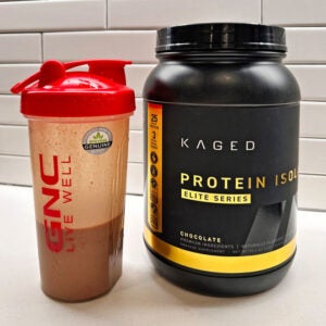 Kaged tub with shaker