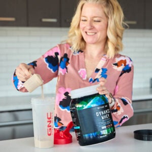 Rachel_Baker_DynamicWhey_pour