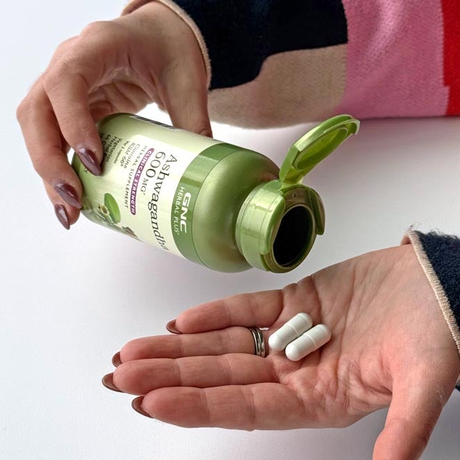 Rachel_Baker_Peri_Ashwganda_Hands